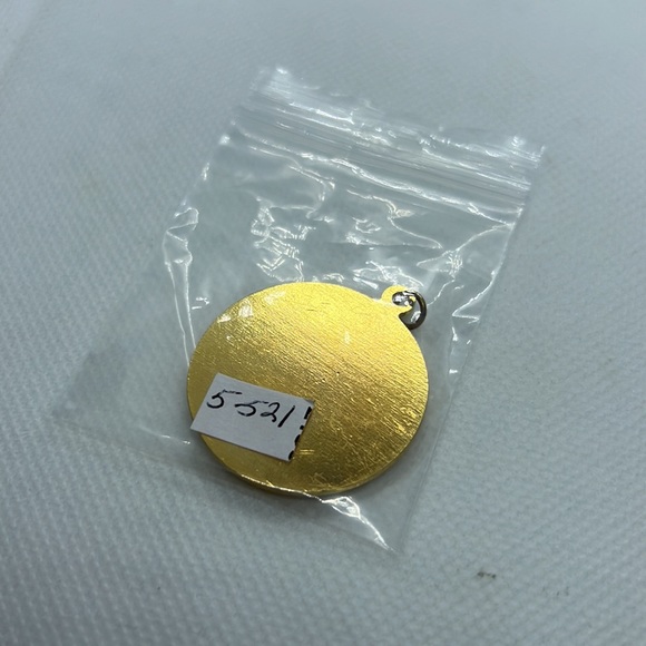 MUSICAL INSTRUMENT PENDANT CHARM GOLD TONE, PIANO, VIOLIN, SAXOPHONE, NOTE - Picture 9 of 9